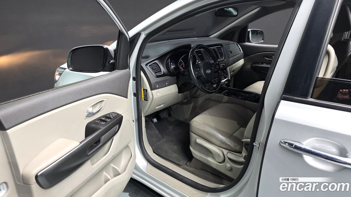 Kia Canival 2015