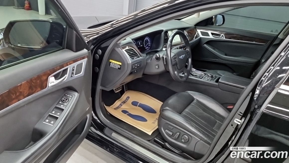 Hyundai Genesis 2016