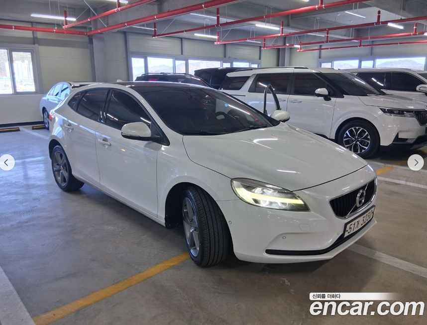 Volvo V40 2017