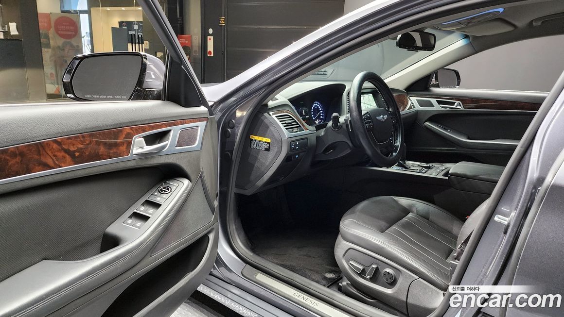 Hyundai Genesis 2016