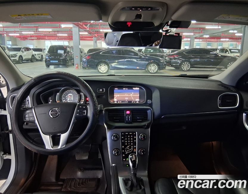 Volvo V40 2017