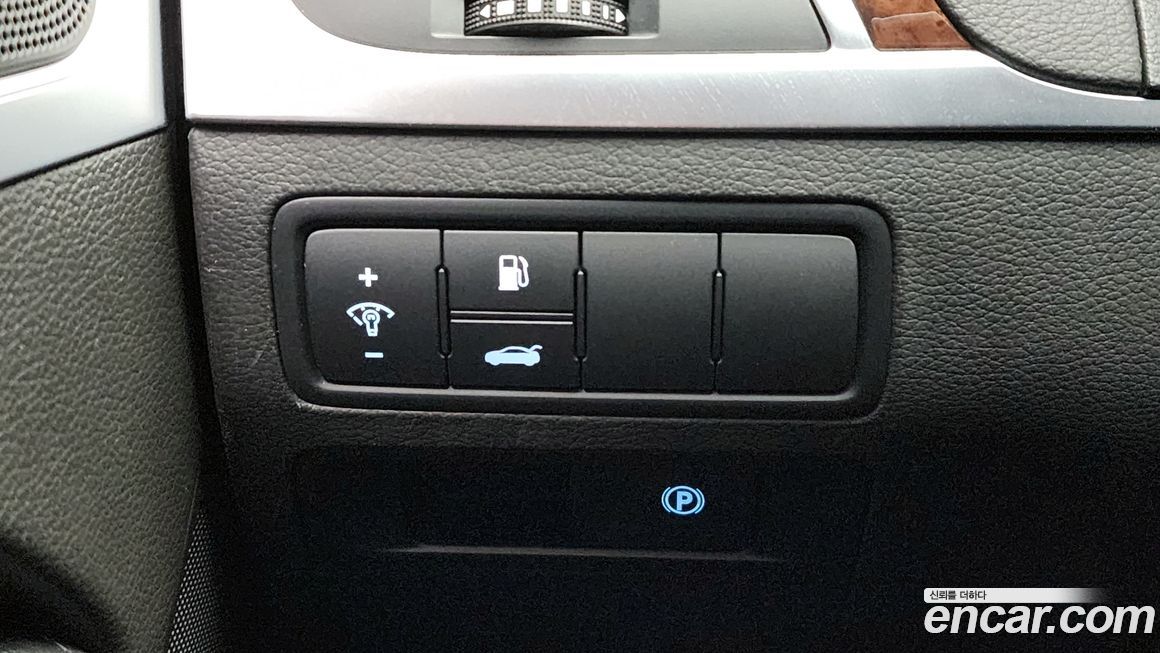 Hyundai Genesis 2016