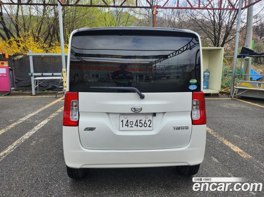 Daihatsu Tanto 2015