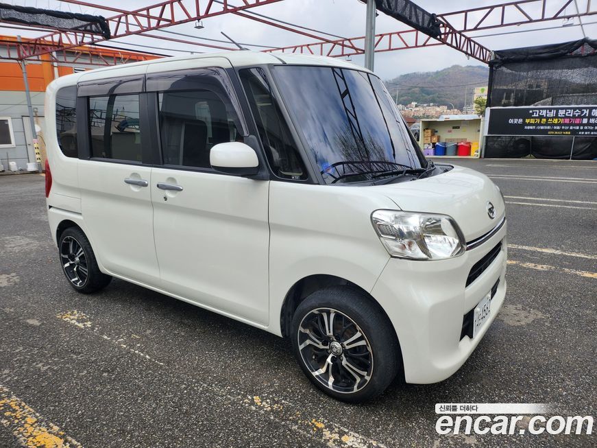 Daihatsu Tanto 2015