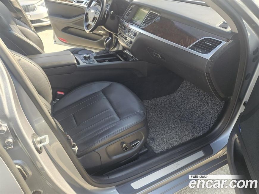 Hyundai Genesis 2016