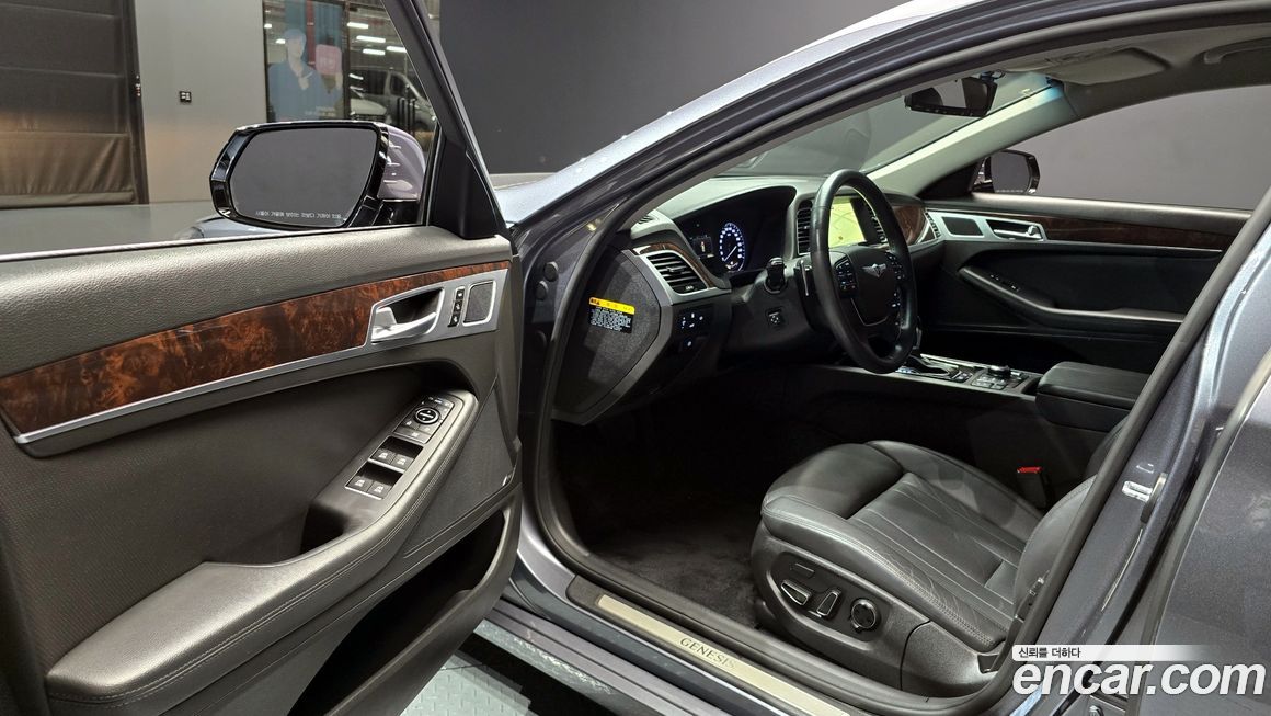 Hyundai Genesis 2016