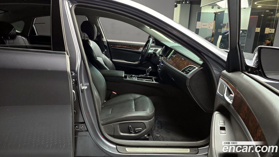 Hyundai Genesis 2016