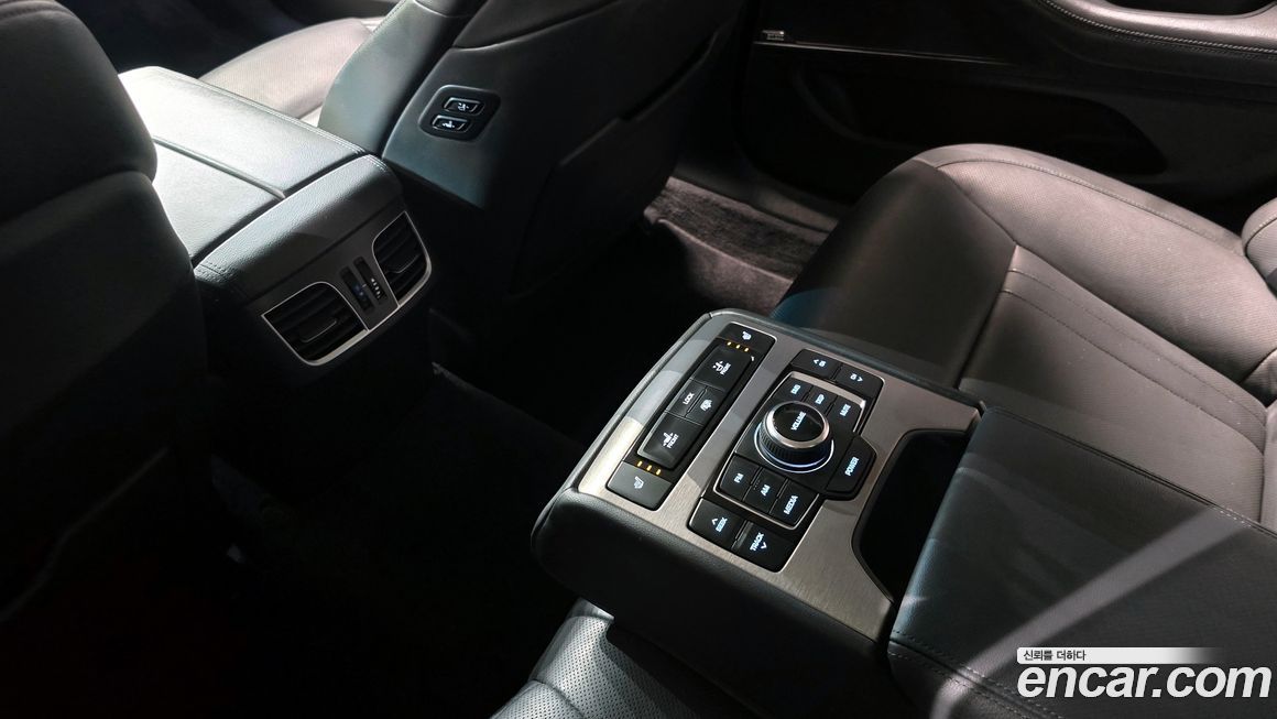 Hyundai Genesis 2016