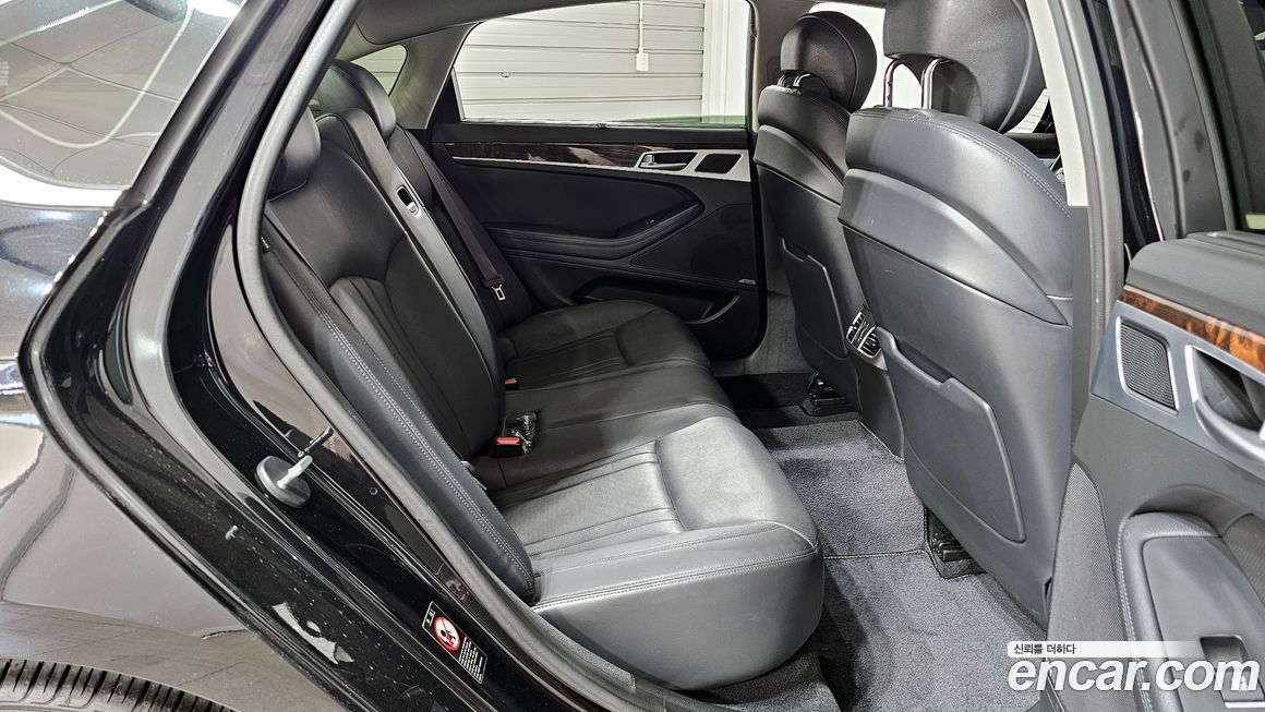 Hyundai Genesis 2014