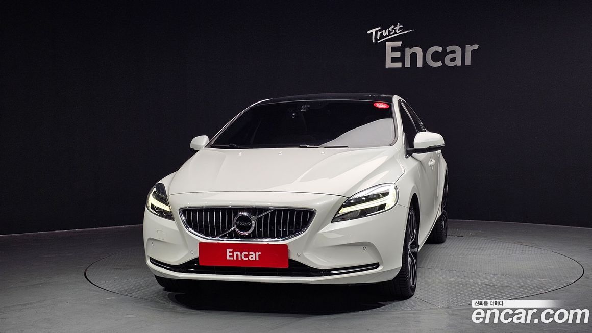 Volvo V40 2018