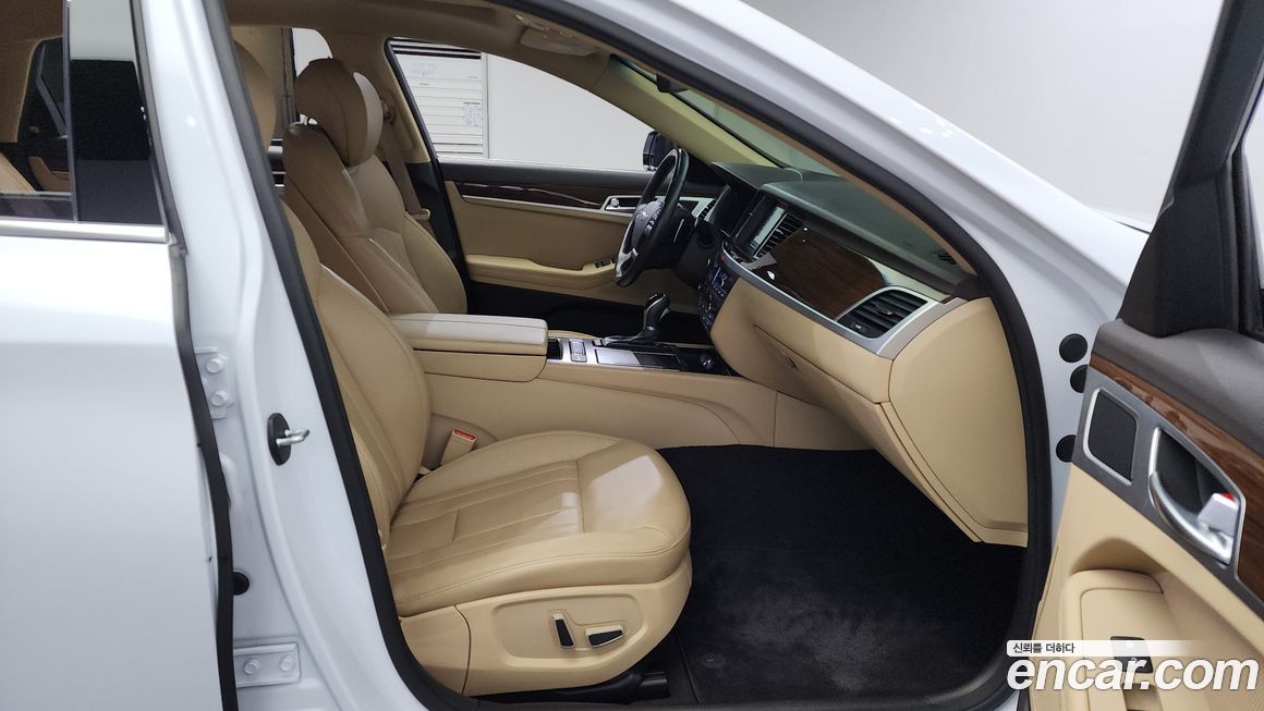 Hyundai Genesis 2016