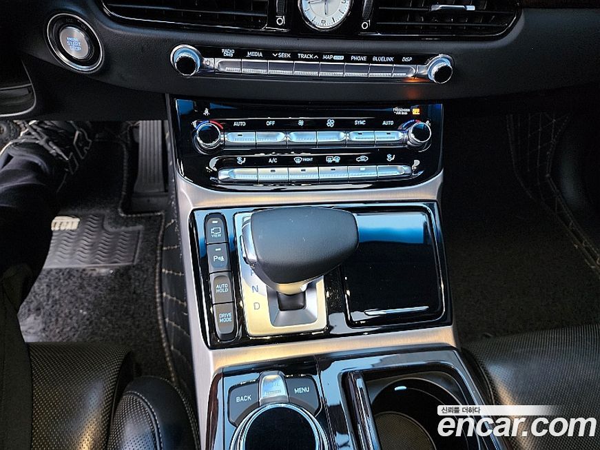 Genesis EQ900 2016