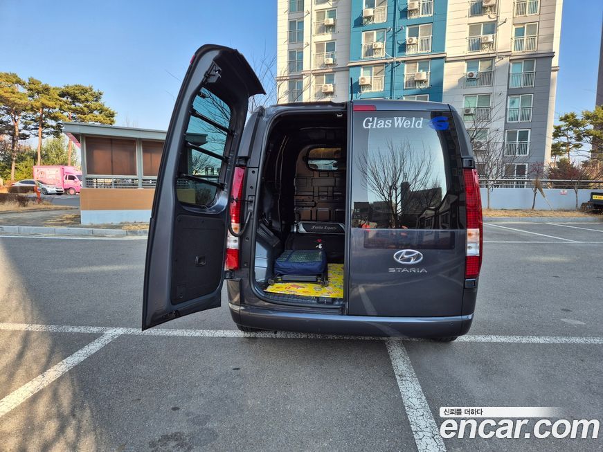 Hyundai Staria 2023