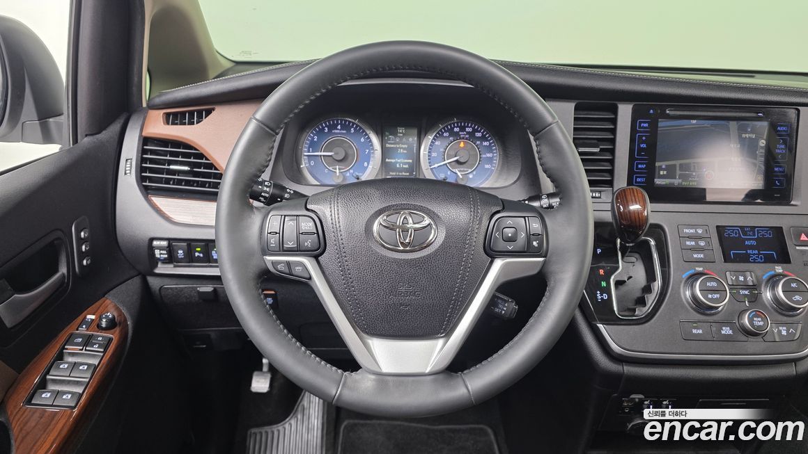 Toyota Sienna 2016