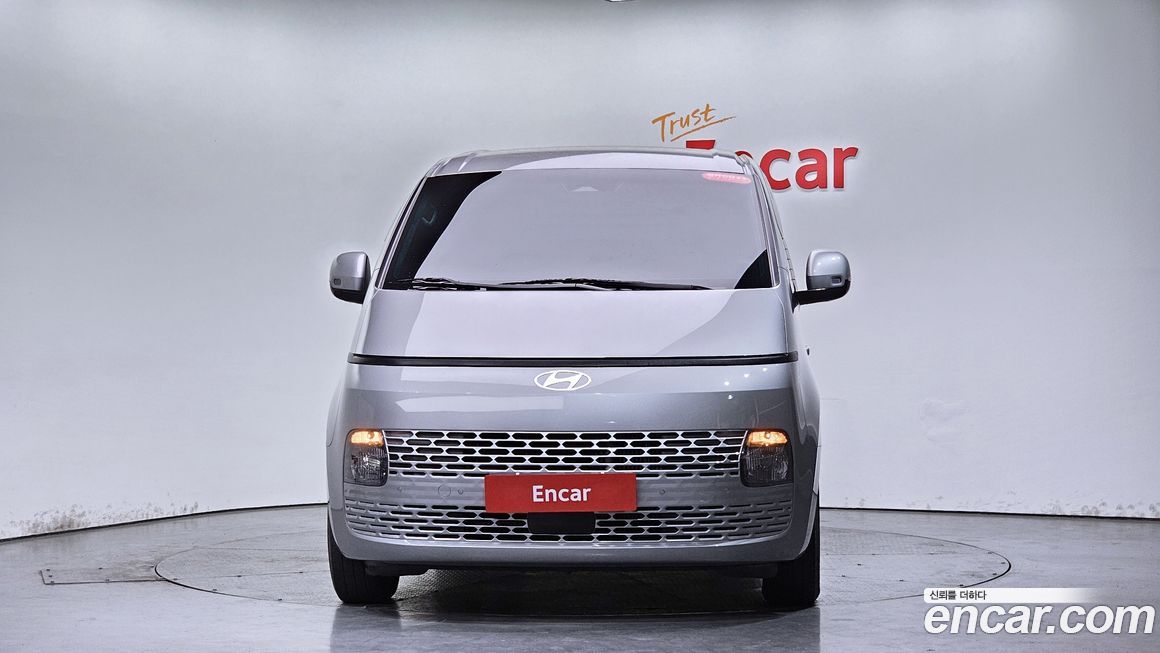 Hyundai Staria 2025