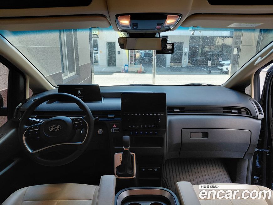Hyundai Staria 2025