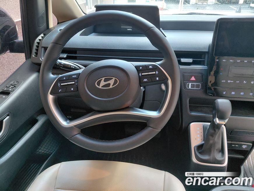 Hyundai Staria 2025