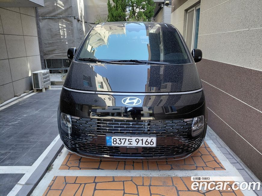 Hyundai Staria 2025