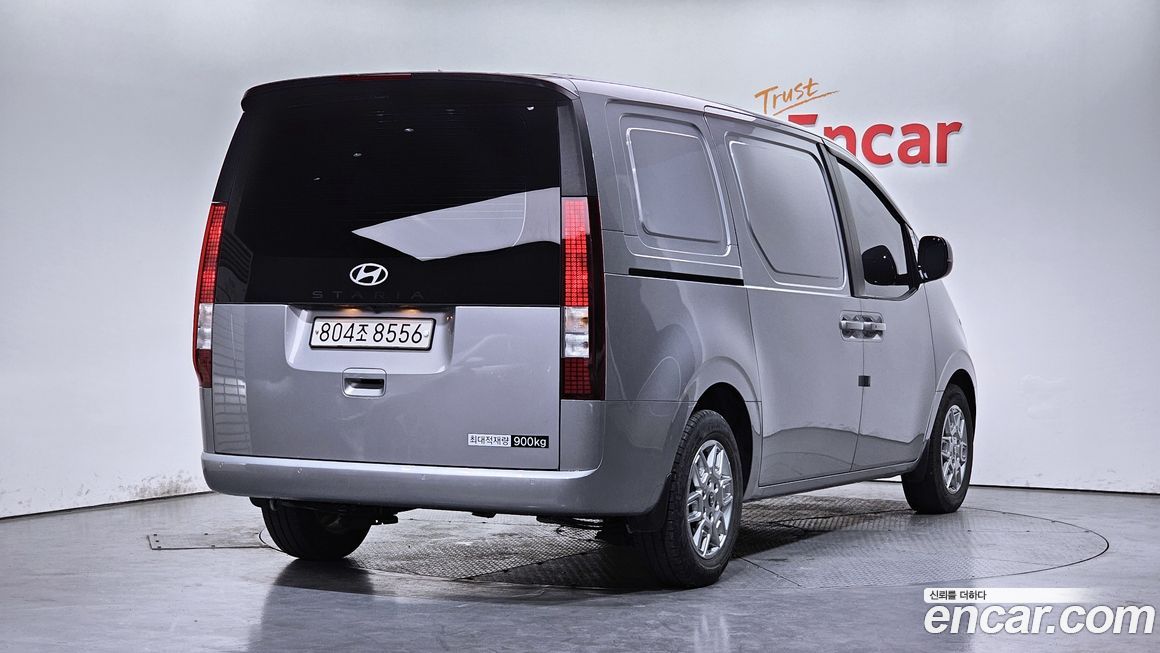 Hyundai Staria 2025