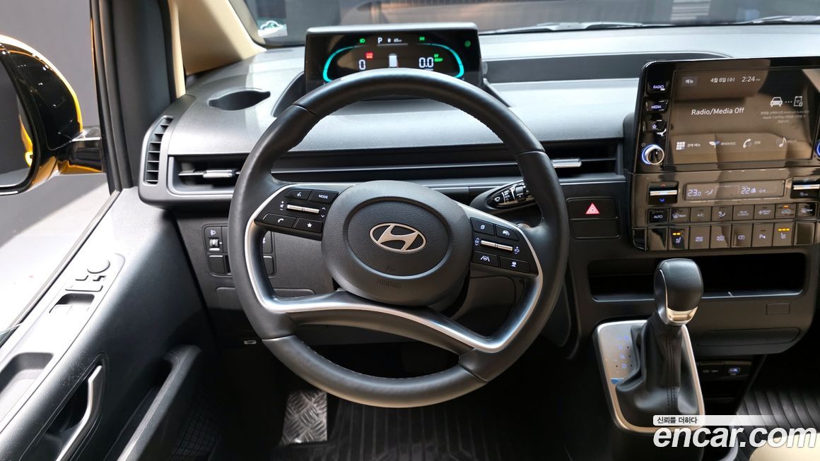 Hyundai Staria 2025