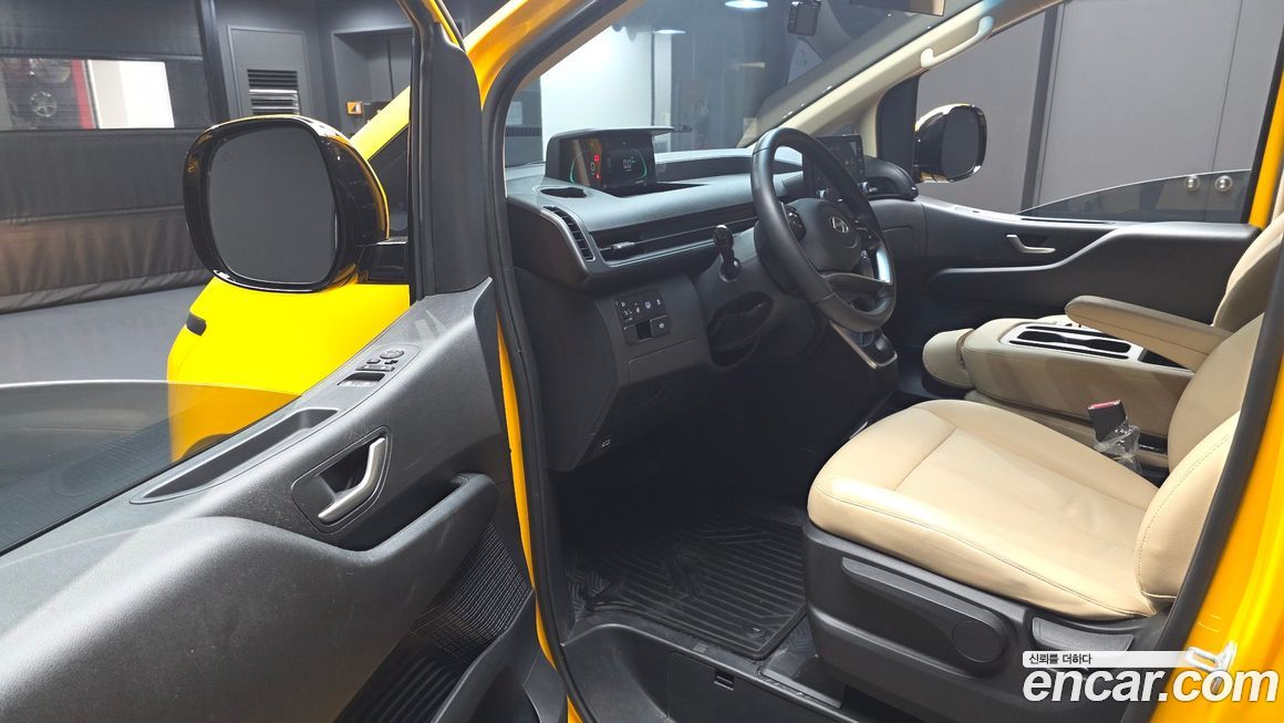 Hyundai Staria 2025