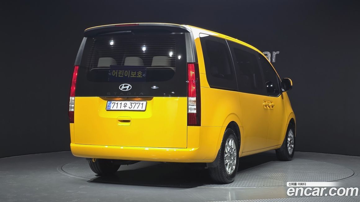 Hyundai Staria 2025