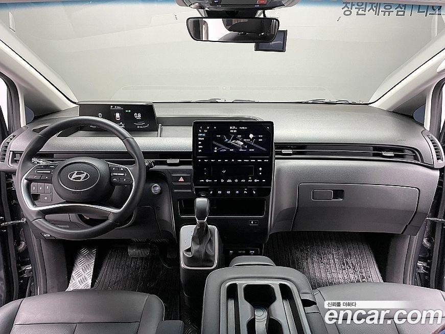 Hyundai Staria 2025