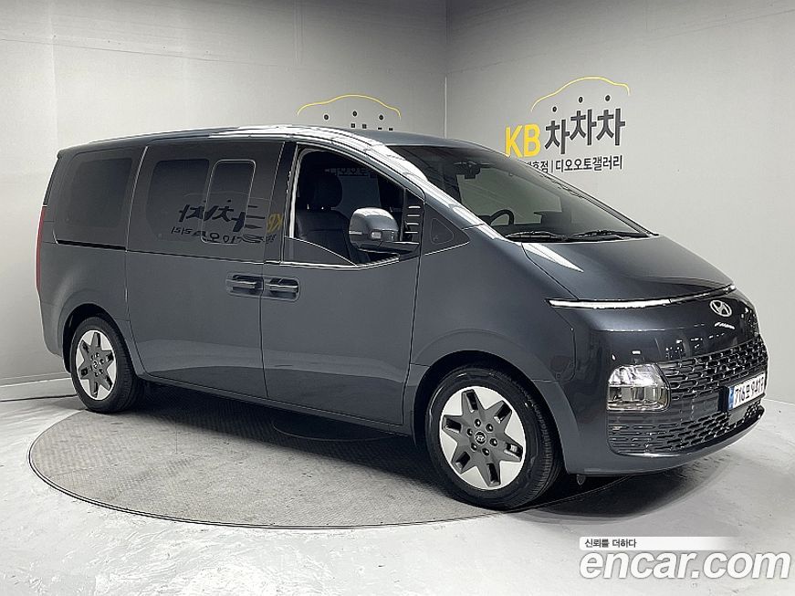 Hyundai Staria 2025