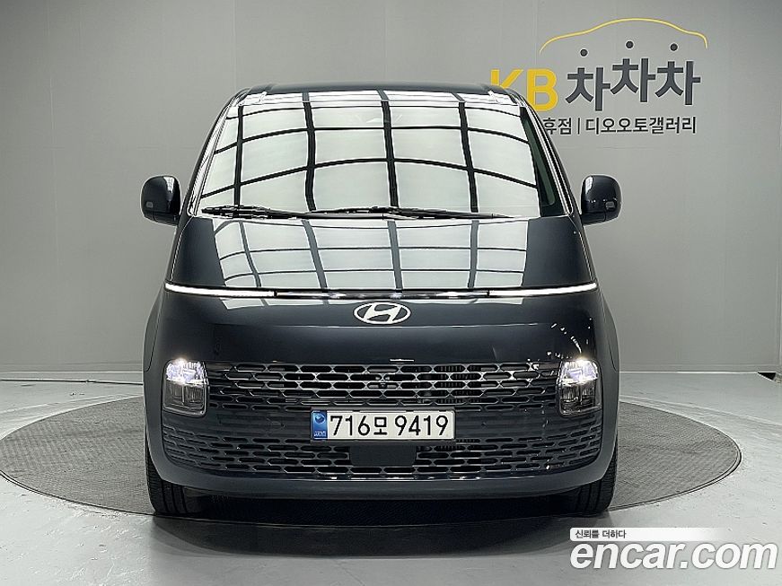 Hyundai Staria 2025