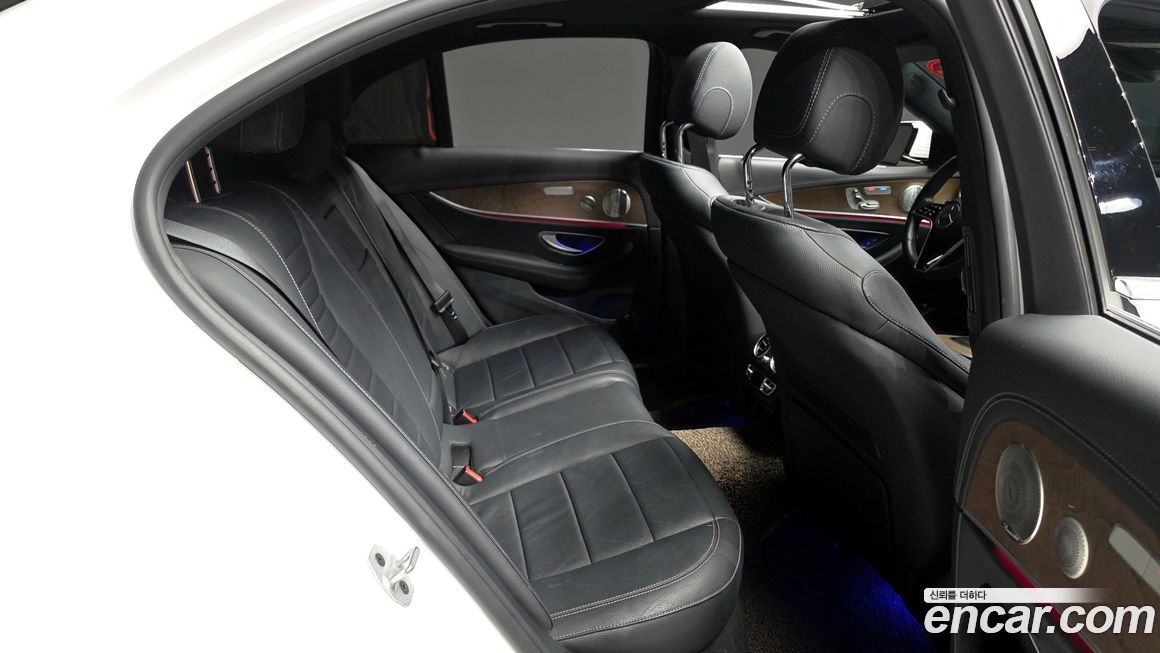 Mercedes-Benz E-Class 2021