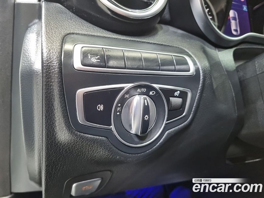 Mercedes-Benz C-Class 2020