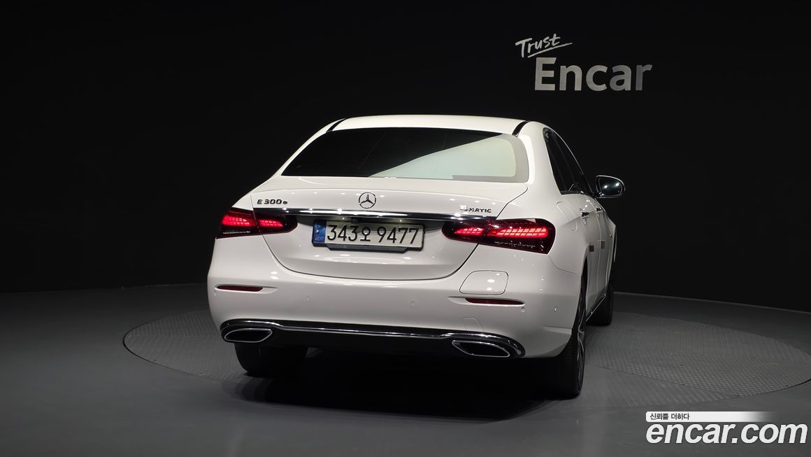 Mercedes-Benz E-Class 2021