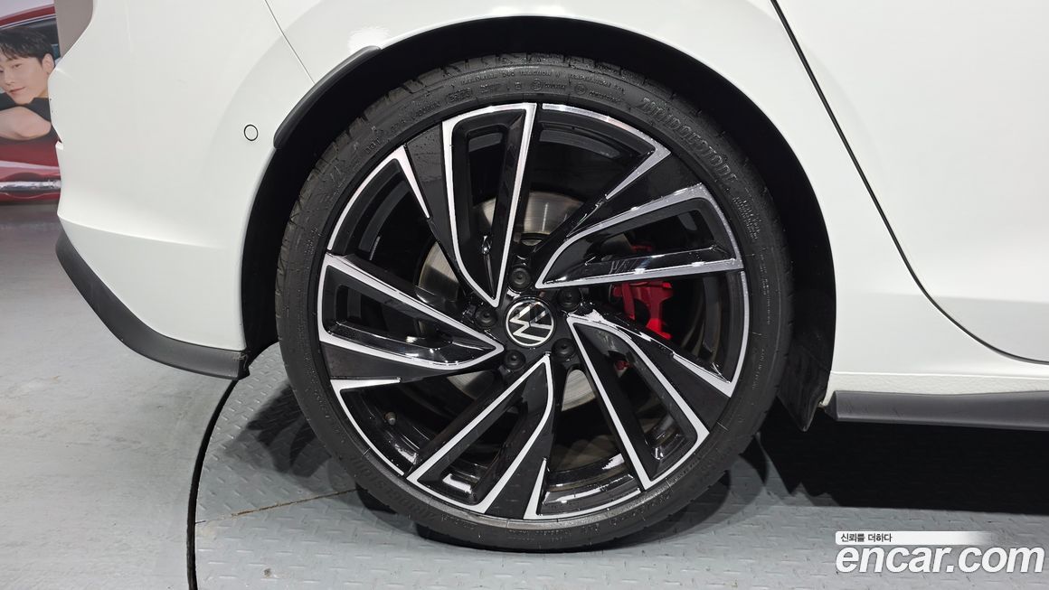 Volkswagen Golf 2024