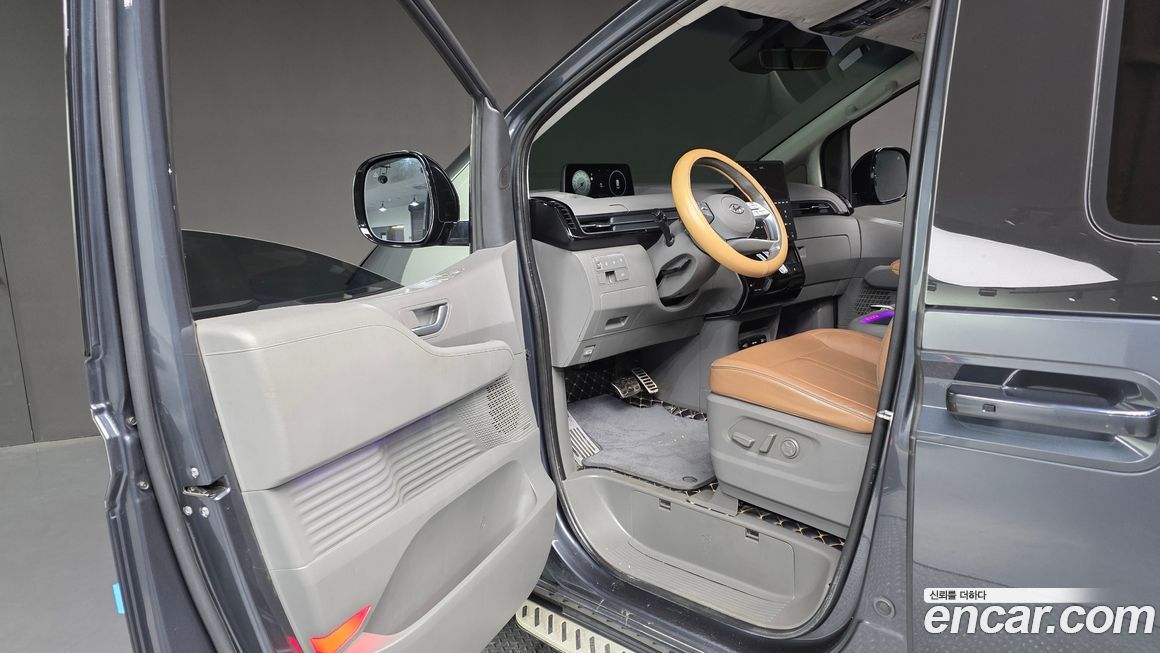 Hyundai Staria 2023