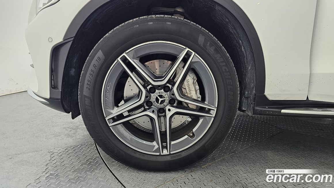 Mercedes-Benz GLC-Class 2021