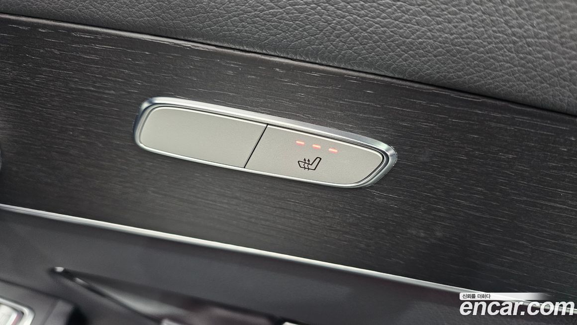 Mercedes-Benz GLC-Class 2021