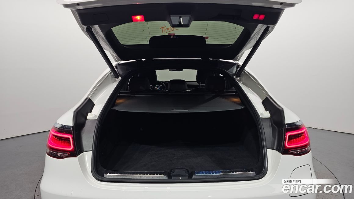 Mercedes-Benz GLC-Class 2021