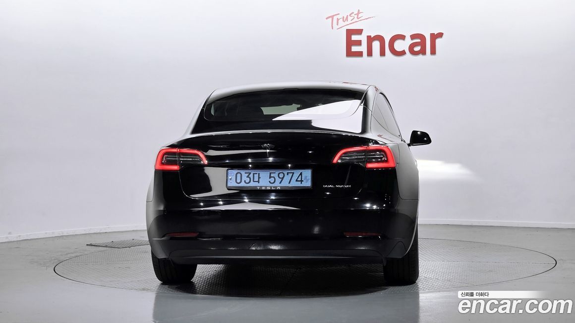 Tesla Model 3 2022