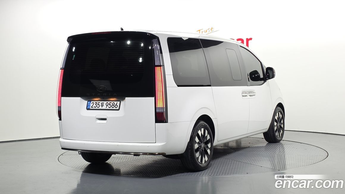 Hyundai Staria 2025