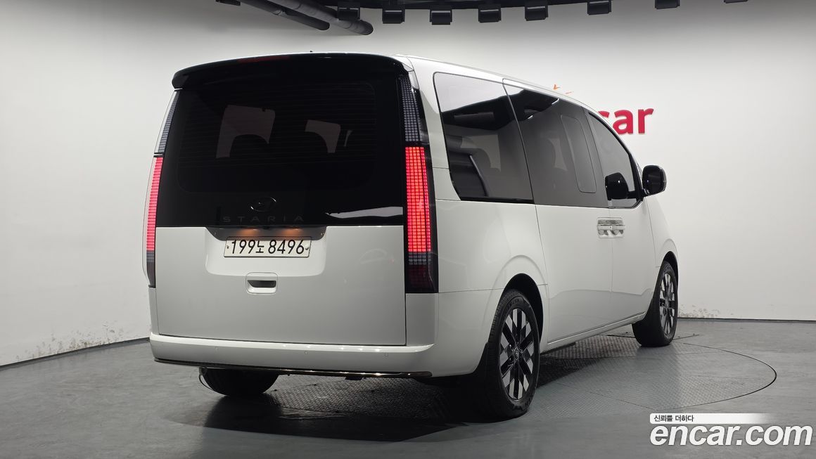 Hyundai Staria 2025
