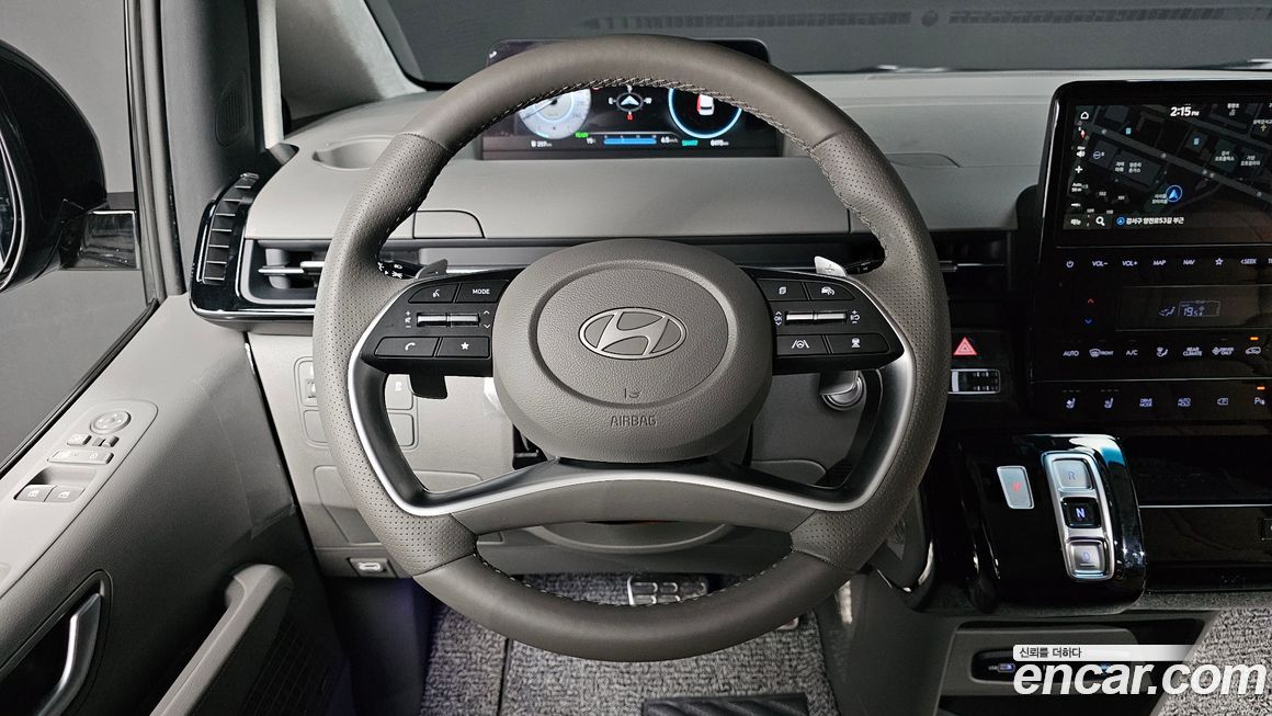 Hyundai Staria 2025