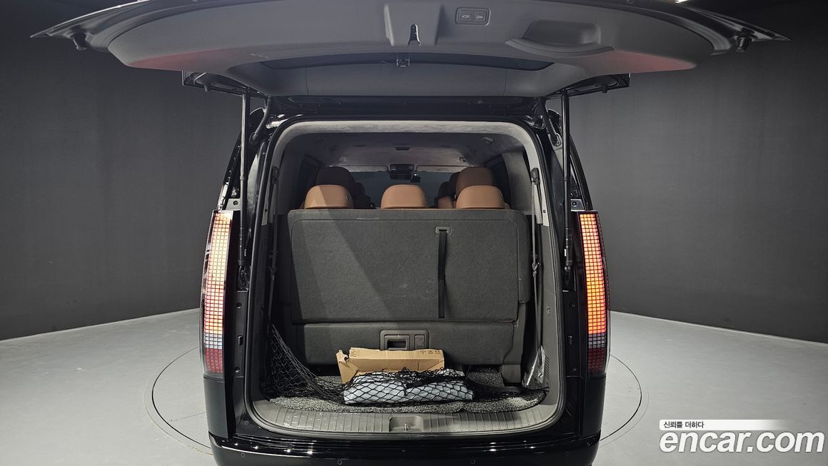 Hyundai Staria 2025