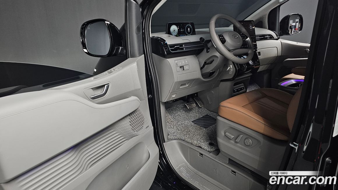 Hyundai Staria 2025