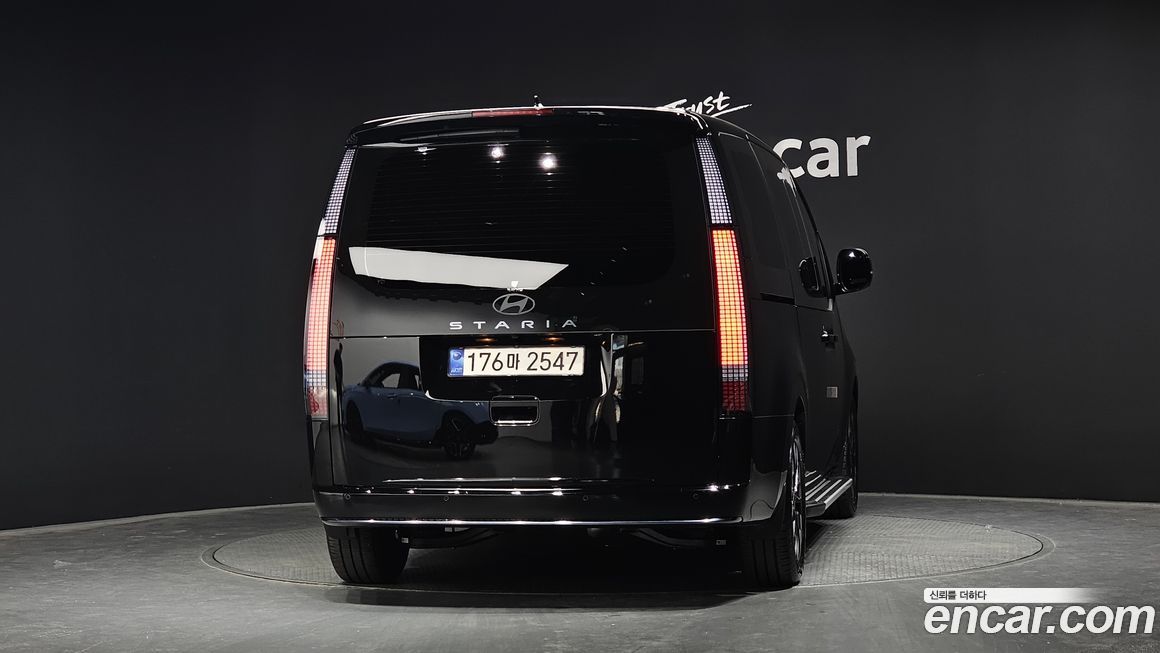 Hyundai Staria 2025