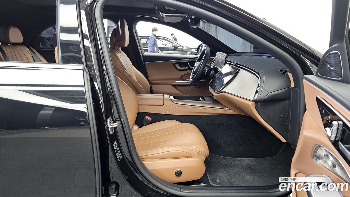 Mercedes-Benz E-Class 2025