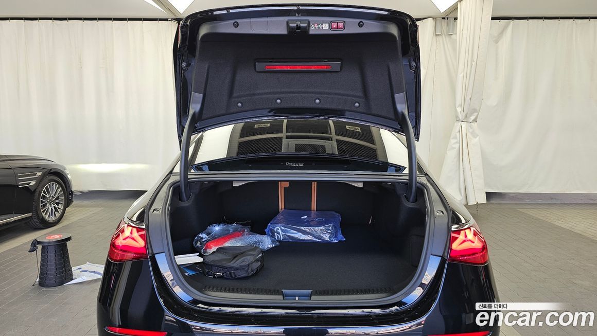 Mercedes-Benz E-Class 2025