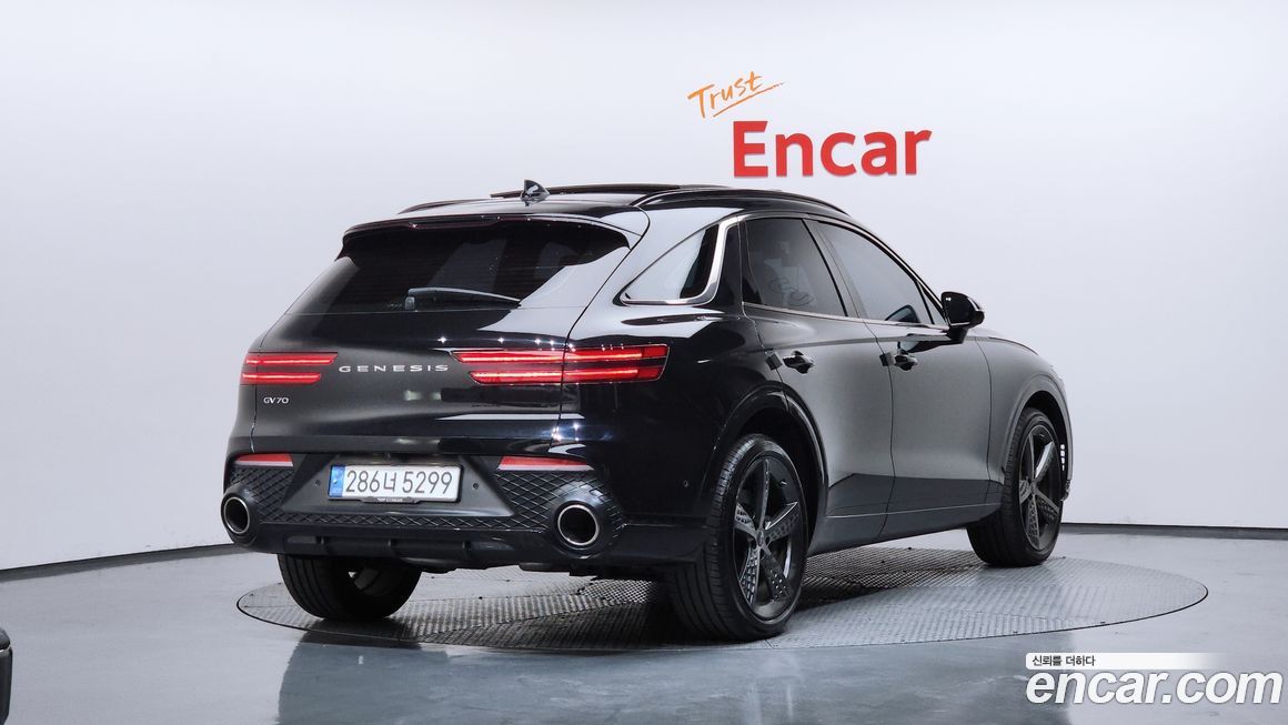Genesis GV70 2023