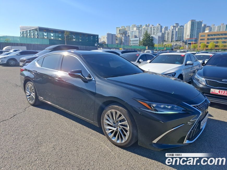 Lexus ES 2022