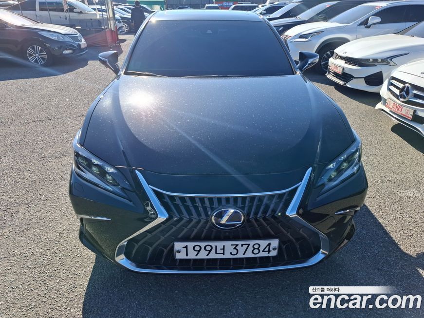 Lexus ES 2022