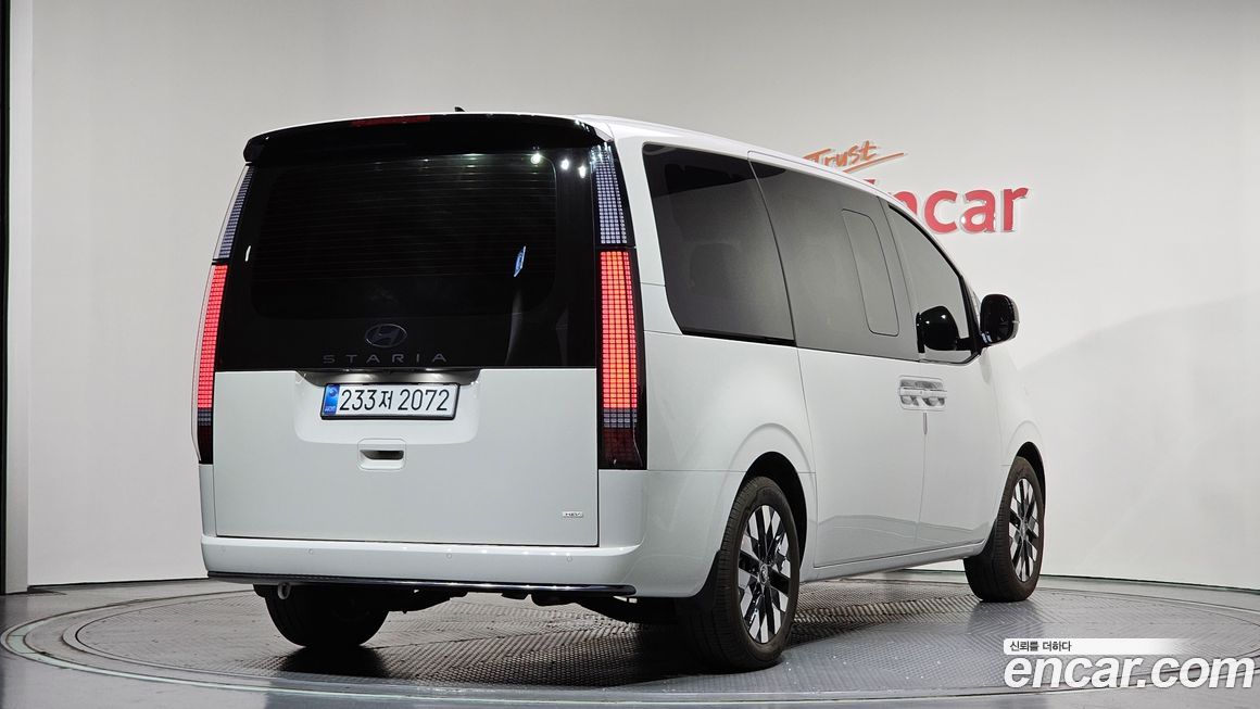 Hyundai Staria 2025